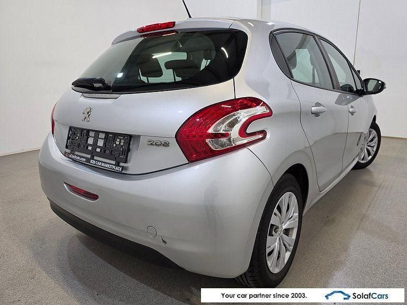 Gebraucht Peugeot 208 82 PS (60 kW) 2015 Grau Kleinwagen