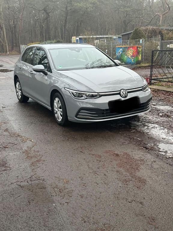 Grau Gebraucht 2022 VW Golf Limousine | 21.400 € (Guter Preis) - Bild 1/4