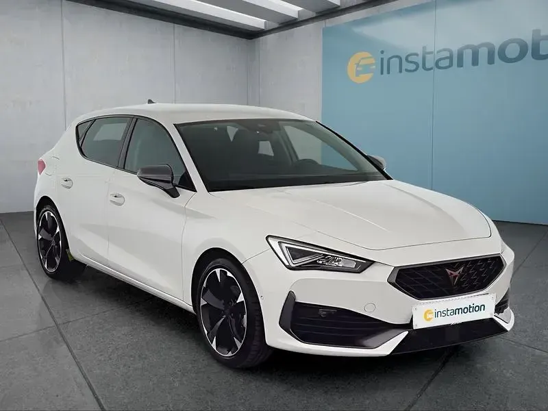 Gebraucht Cupra Leon Basis 150 PS (110 kW) 2023 Weiß Kleinwagen