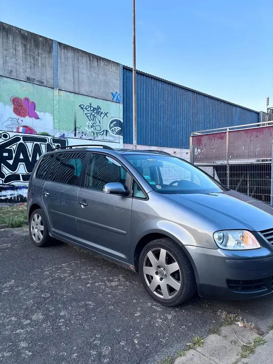 Gebraucht VW Touran 105 PS (77 kW) 2006 Grau Van / Kleinbus