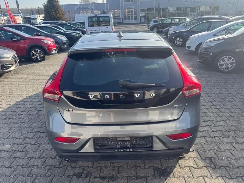 Gebraucht Volvo V40 Momentum 150 PS (110 kW) 2015 Grau Limousine
