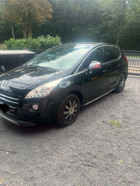 Schwarz Gebraucht 2012 Peugeot 3008 SUV | 6.400 € (Guter Preis) - Bild 1/4