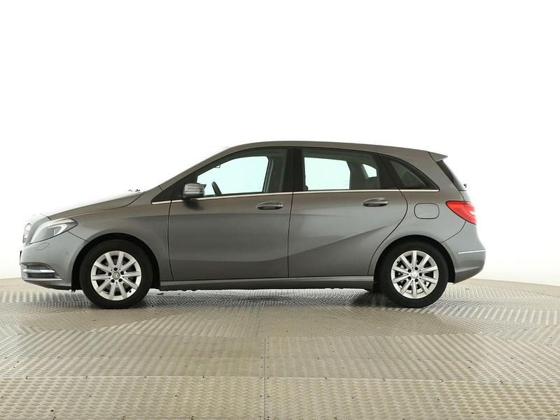 Gebraucht Mercedes 200 136 PS (100 kW) 2014 Mountaingrau – met.