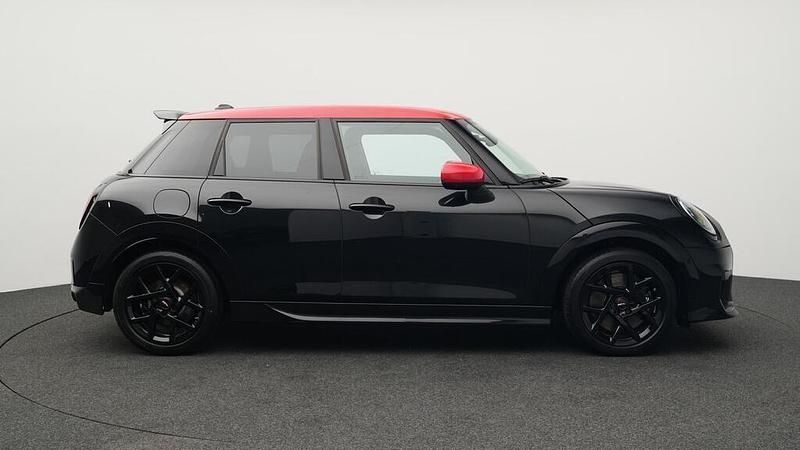 Używany Mini Cooper 156 KM (114 kW) 2024 Czarny Hatchback