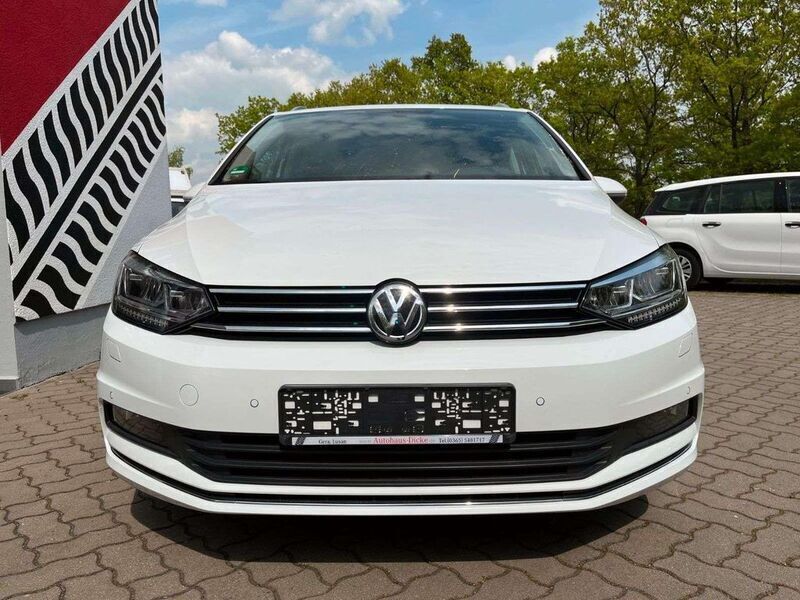 Gebraucht VW Touran Sound 150 PS (110 kW) 2017 Pure white Van / Kleinbus