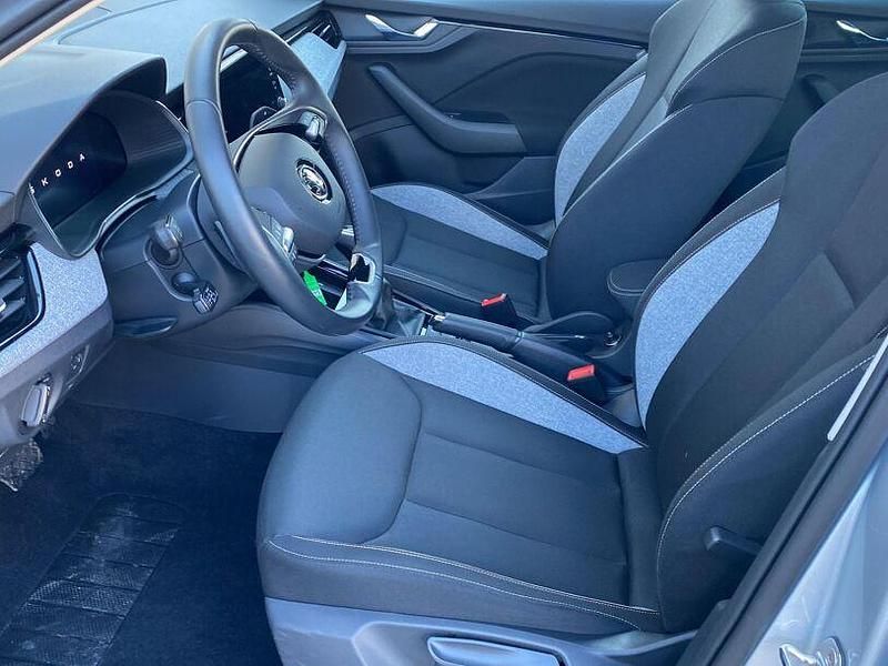 Gebraucht Skoda Kamiq Selection 116 PS (85 kW) 2024 Silber silber (metallic) SUV