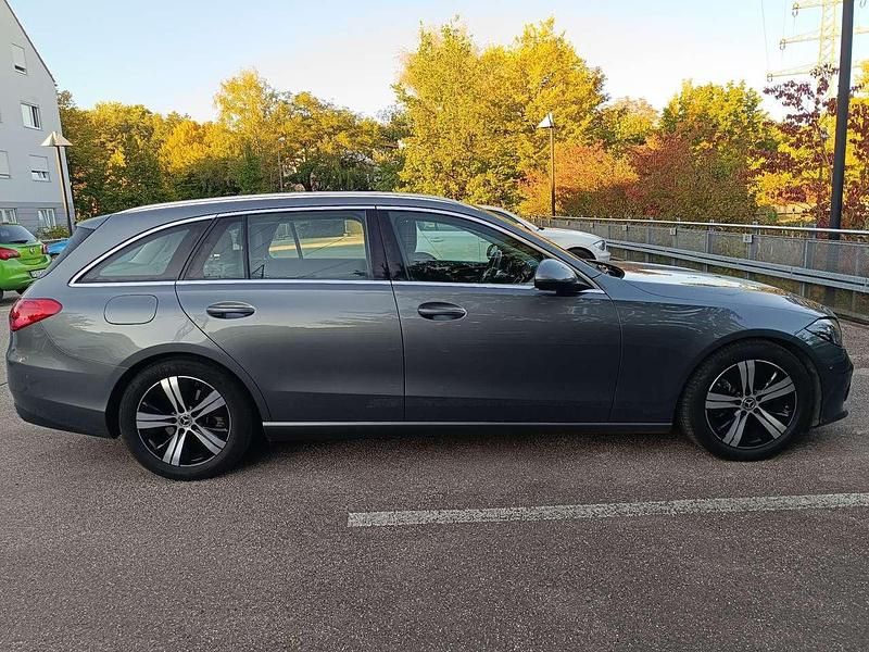 Gebraucht Mercedes C180 Avantgarde 170 PS (125 kW) 2022 Grau Kombi
