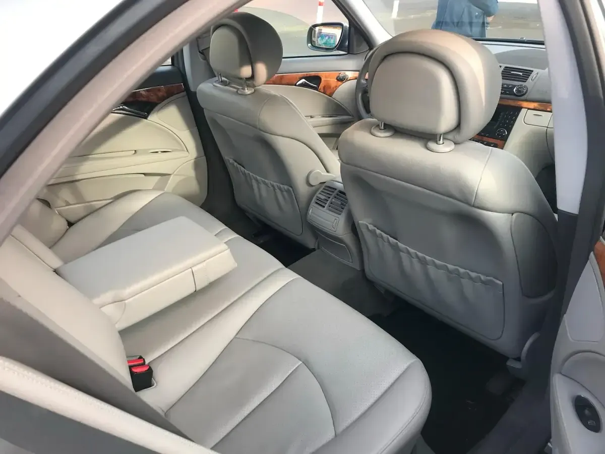 Brugt Mercedes E230 204 HK (150 kW) 2008 Grå Sedan