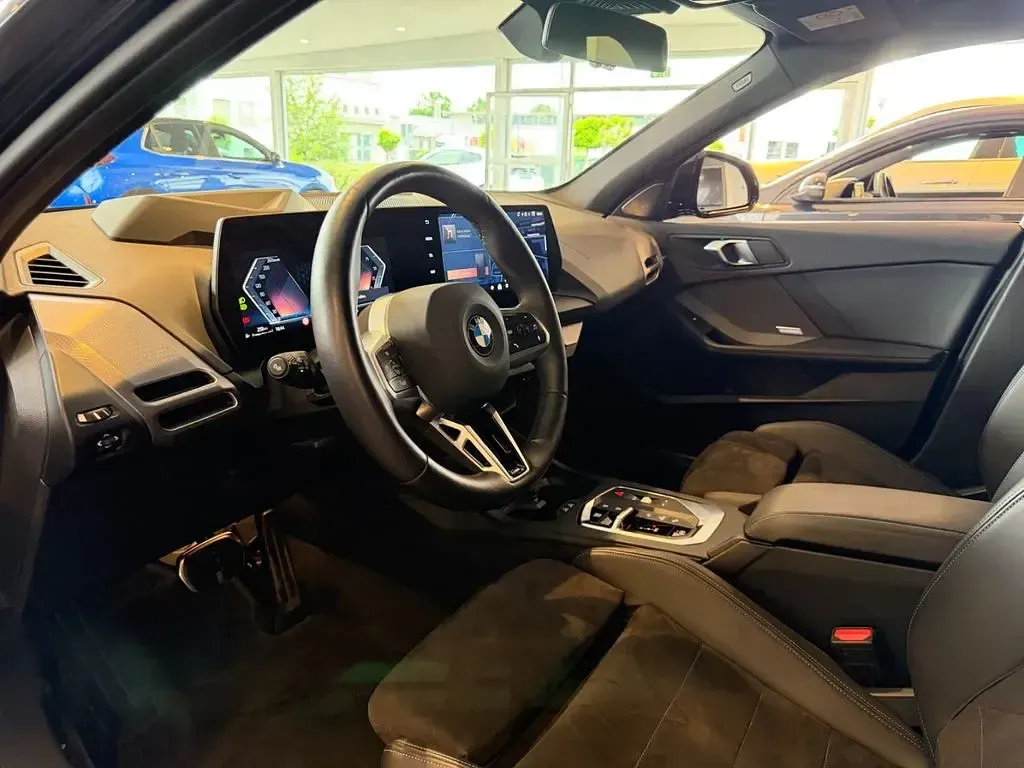 Gebraucht BMW 120 Shadowline 163 PS (119 kW) 2025 Schwarz Kleinwagen