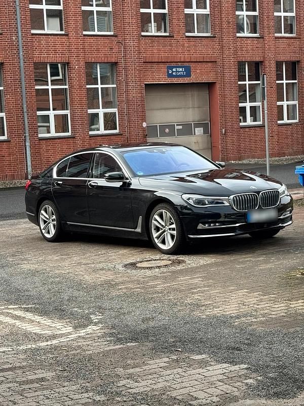 Gebraucht BMW 730 265 PS (194 kW) 2018 Schwarz Limousine