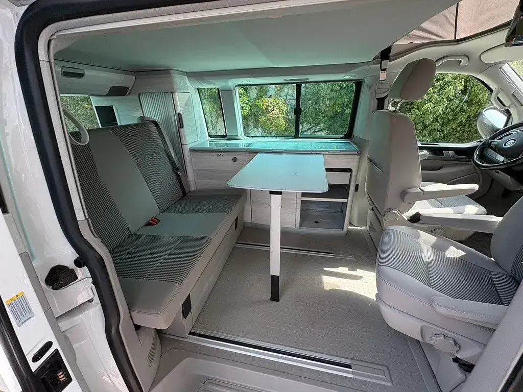 Gebraucht VW California Coast 150 PS (110 kW) 2018 Weiß Van