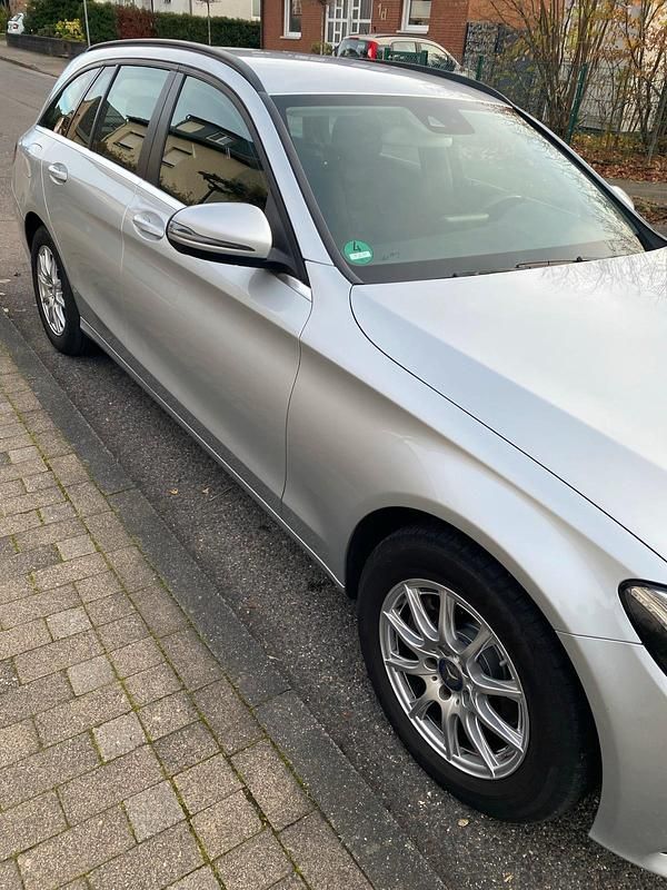 Gebraucht Mercedes 220 170 PS (125 kW) 2015 Silber Kombi