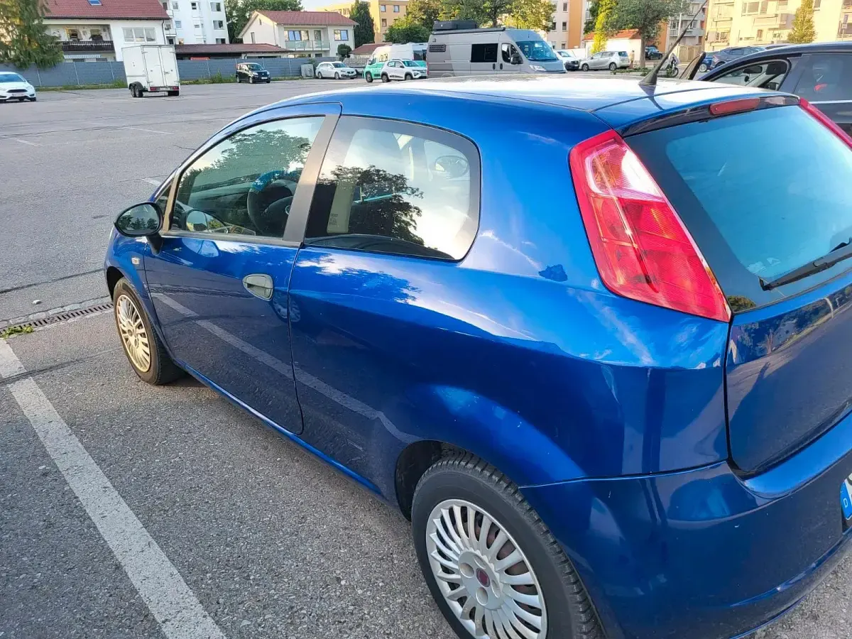 Gebraucht Fiat Punto 60 PS (44 kW) 2008 Blau Kleinwagen
