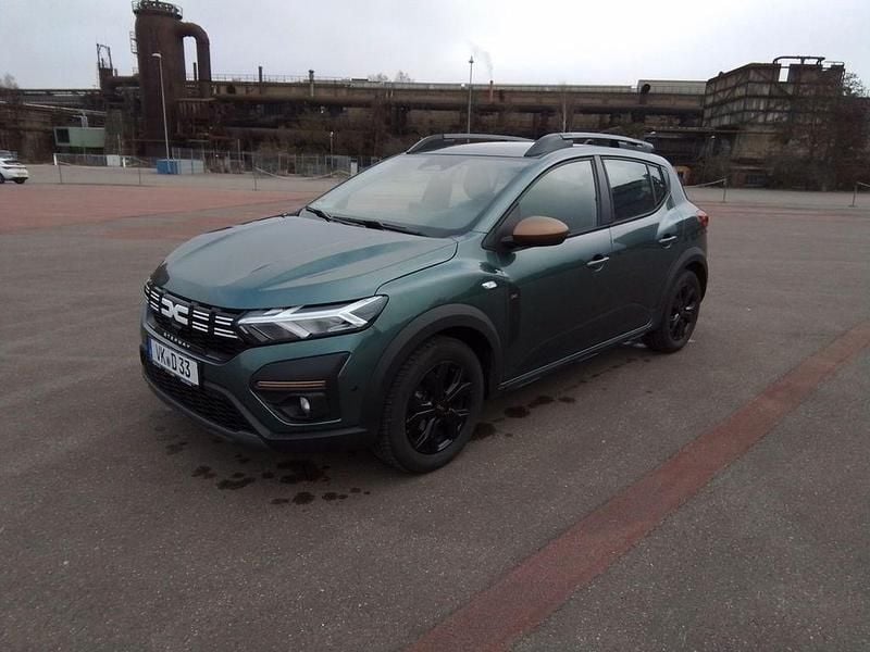Grün Gebraucht 2024 Dacia Sandero Extreme Limousine | 17.500 € (Fairer Preis) - Bild 1/4