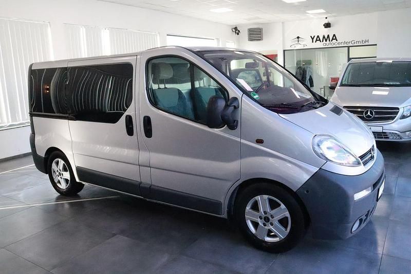 Gebraucht Opel Vivaro 101 PS (74 kW) 2002 Silber Van / Kleinbus