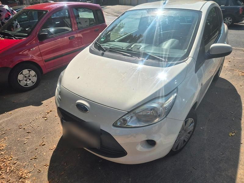 Weiß Gebraucht 2009 Ford Ka Kleinwagen | 2.100 € - Bild 1/4