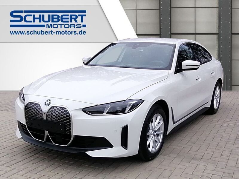 Weiß Gebraucht 2025 BMW i4 Sport Line Limousine | 53.450 € (Etwas zu teuer) - Bild 1/4