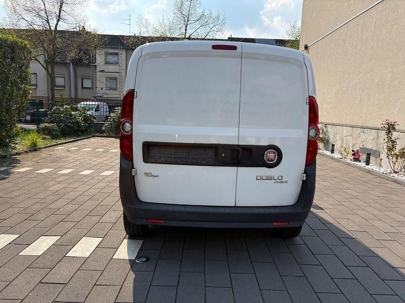Gebraucht Fiat Doblò 90 PS (66 kW) 2015 Weiß Van / Kleinbus