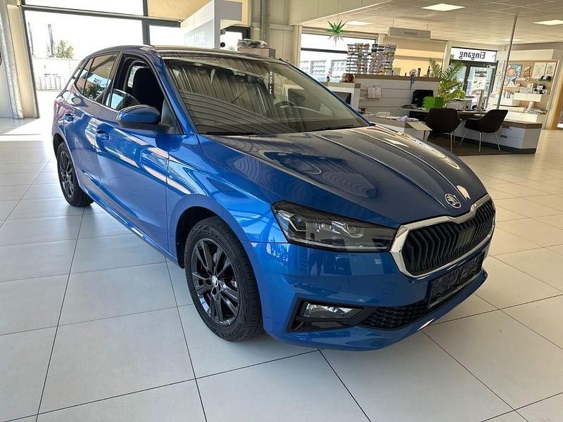 Blau Gebraucht 2023 Skoda Fabia Style Kleinwagen | 21.400 € (Fairer Preis) - Bild 1/4