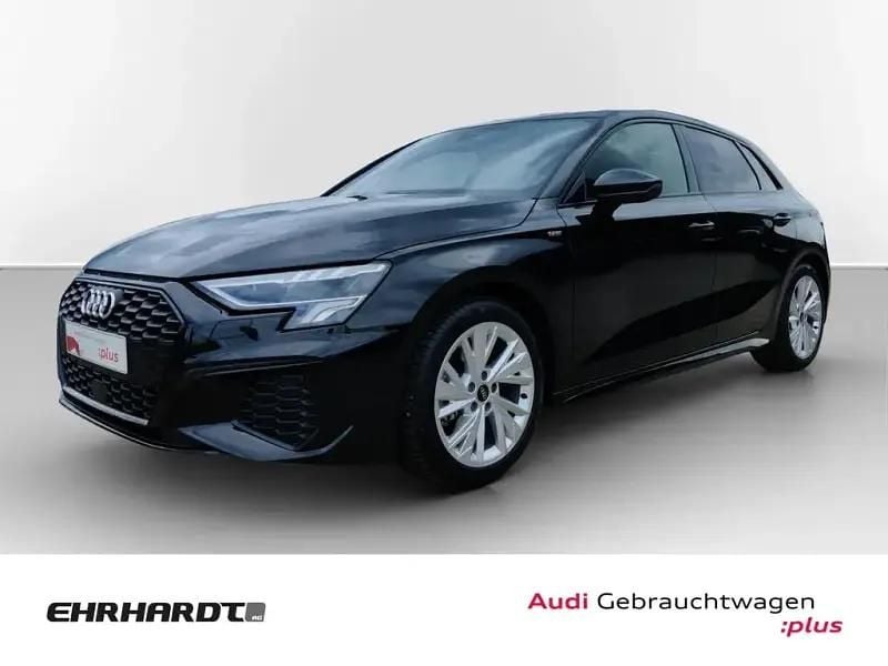 Mythosschwarz metallic Gebraucht 2024 Audi A3 Sportback S-Line Limousine | 35.490 € (Guter Preis) - Bild 1/4