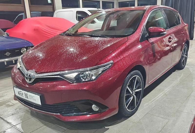 Gebraucht Toyota Auris Edition-S 116 PS (85 kW) 2017 Rot Limousine