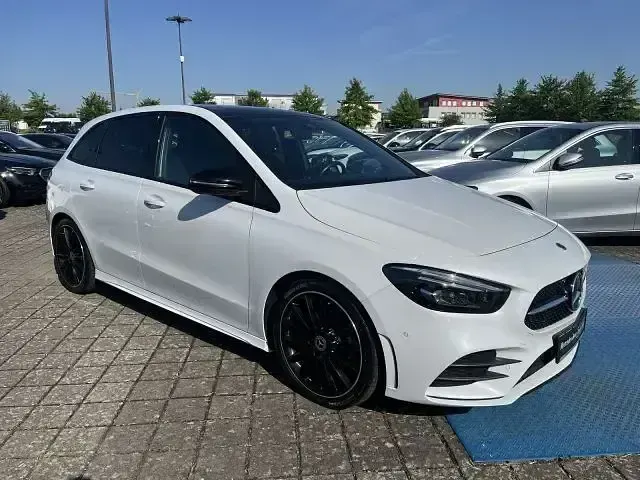 Gebraucht Mercedes B220 AMG 190 PS (139 kW) 2022 Digitalweiß Kleinwagen