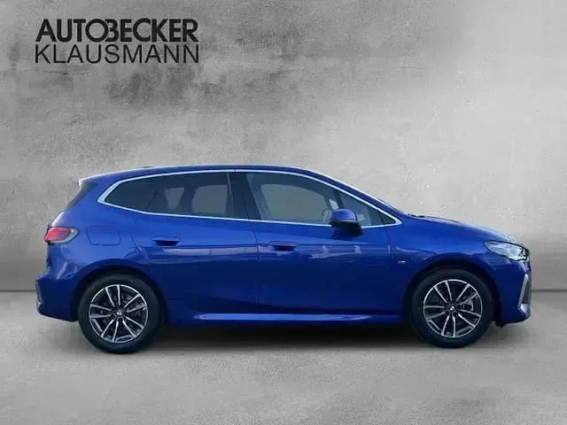 Gebraucht BMW 223 Active Tourer Efficient Dynamics 211 PS (155 kW) 2024 Blau Van / Kleinbus