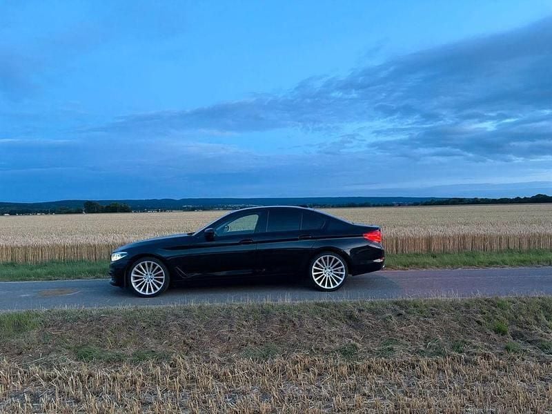 Schwarz Gebraucht 2017 BMW 520 Limousine | 17.299 € (Guter Preis) - Bild 1/4