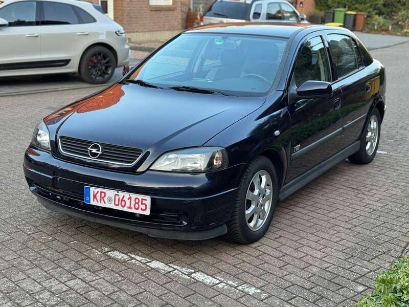 Saturnblau mi2 Gebraucht 2003 Opel Astra Njoy Limousine | 1.750 € (Fairer Preis) - Bild 1/4
