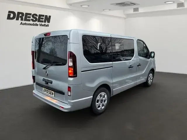 Neu Renault Trafic Evolution 150 PS (110 kW) 2025 Grau Van / Kleinbus