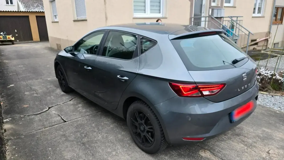 Gebraucht Seat Leon 103 PS (75 kW) 2013 Grau Kleinwagen