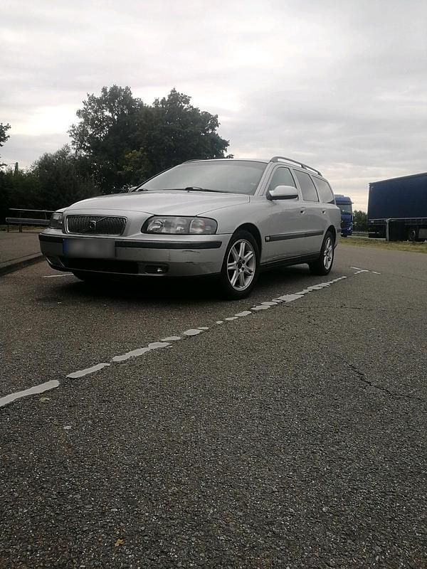 Gebraucht Volvo V70 140 PS (102 kW) 2001 Silber Kombi