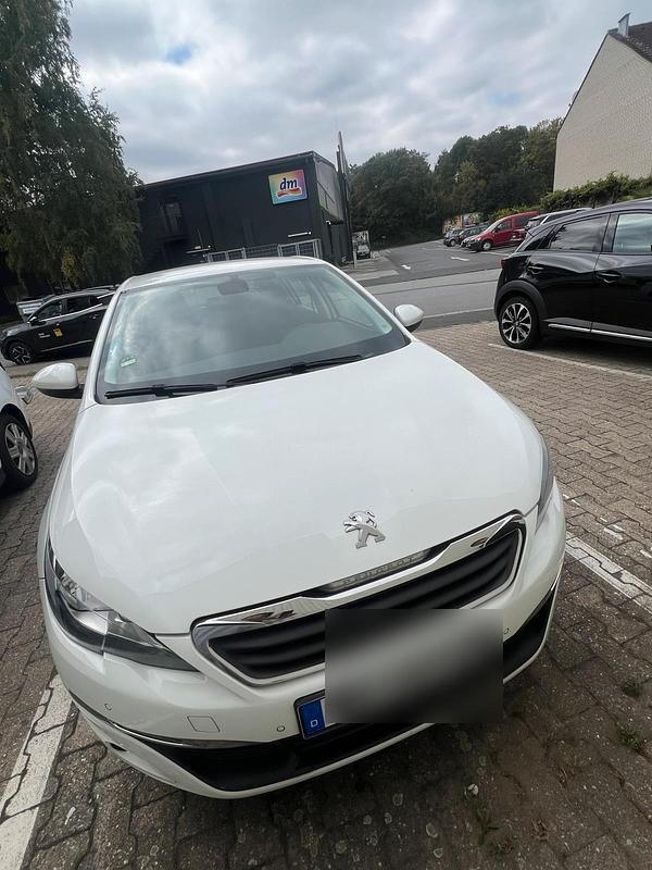Gebraucht Peugeot 308 133 PS (97 kW) 2015 Weiß Coupé