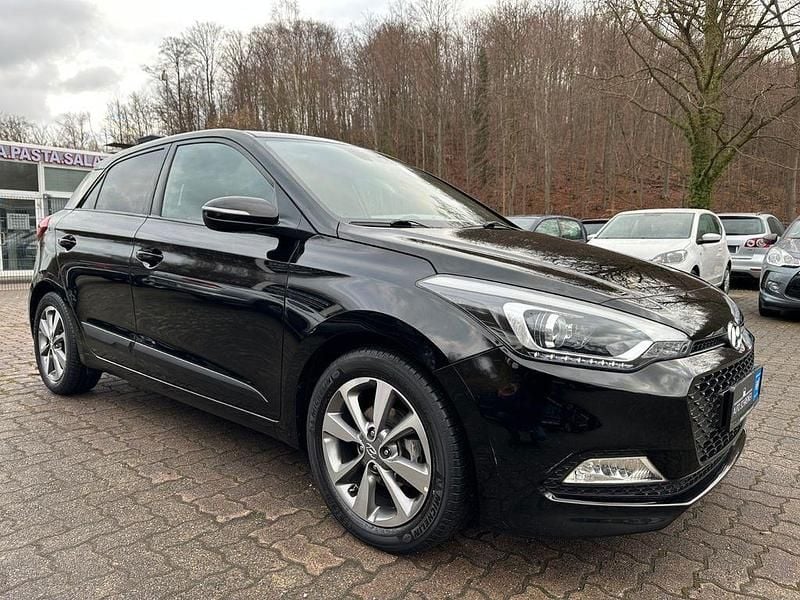 Gebraucht Hyundai i20 YES! 84 PS (61 kW) 2018 Phantom black Limousine