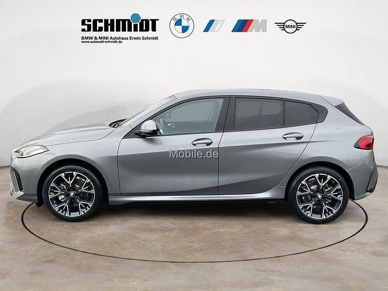 Neu BMW 116 Performance 122 PS (89 kW) 2026 Grau Kleinwagen