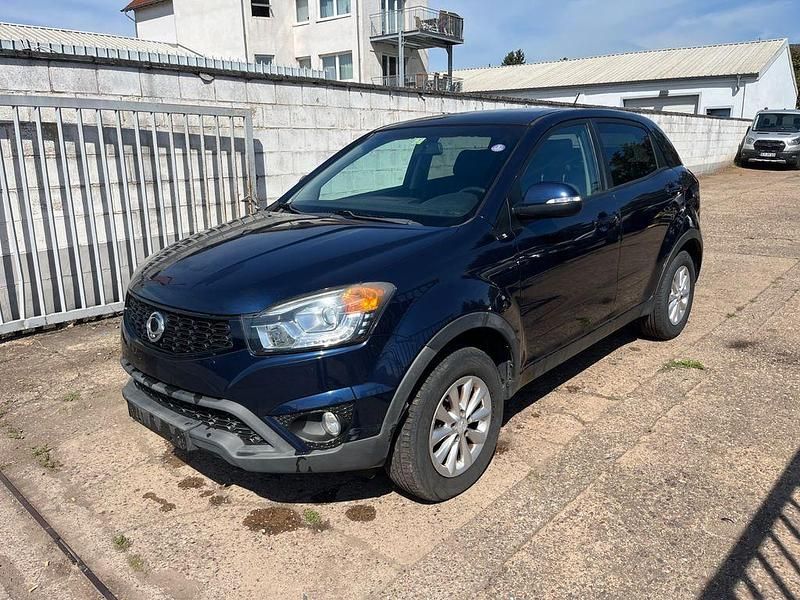 Blau Gebraucht 2015 Ssangyong Korando Crystal SUV | 4.490 € (Guter Preis) - Bild 1/4