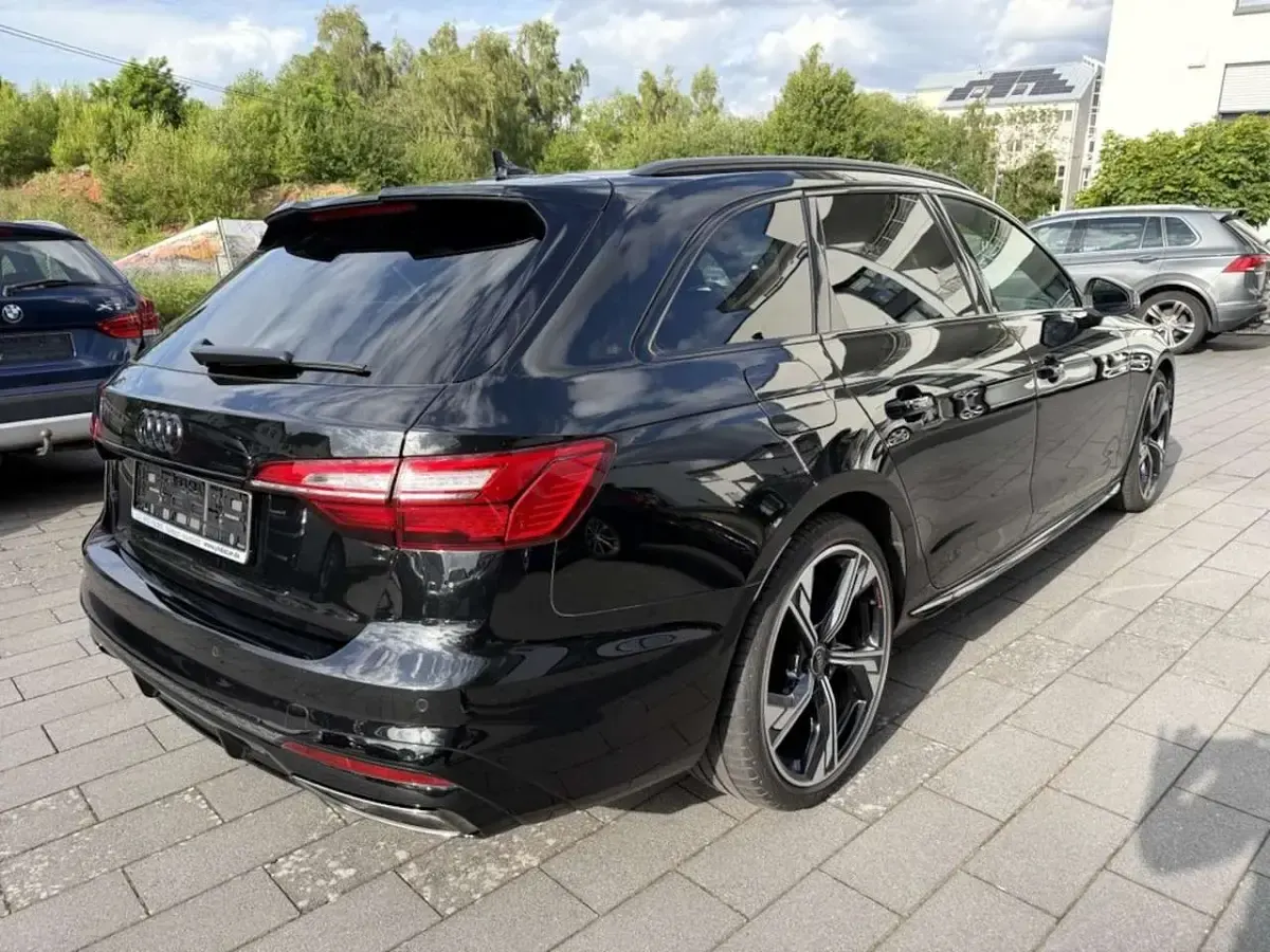 Gebraucht Audi A4 S-Line 204 PS (150 kW) 2023 Schwarz Kombi