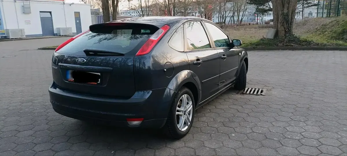 Gebraucht Ford Focus 101 PS (74 kW) 2008 Grau Kleinwagen