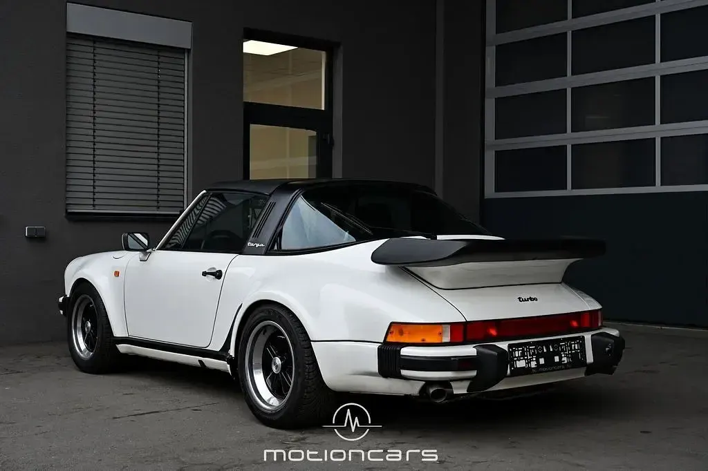 Second-hand Porsche 911 330 CP (242 kW) 1983 Alb Cabrio
