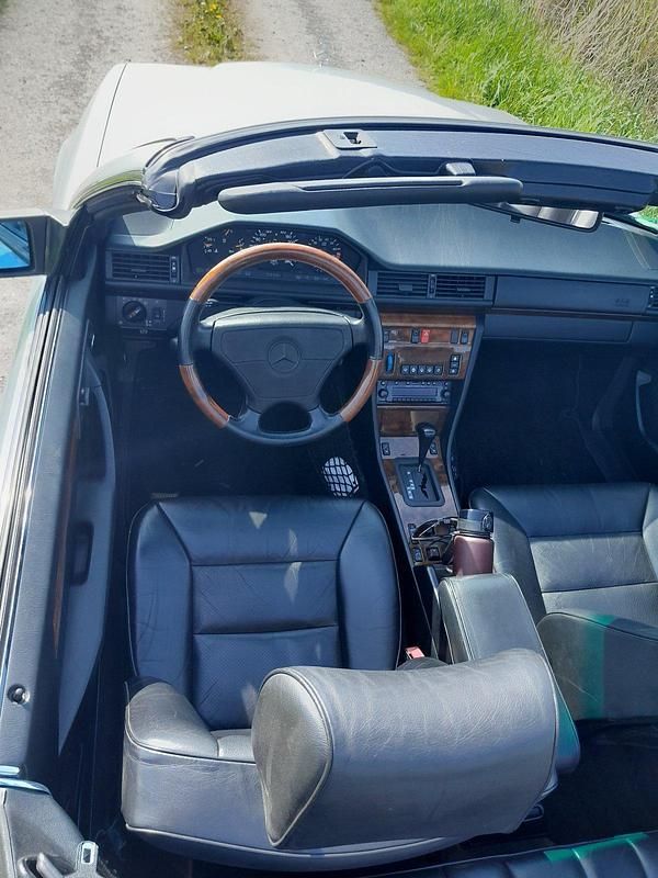 Gebraucht Mercedes E320 220 PS (161 kW) 1994 Silber Cabrio