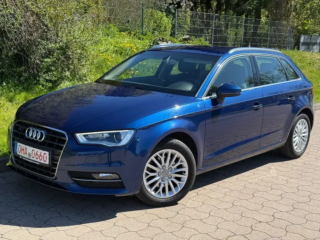 Second-hand Audi A3 Ambiente 122 CP (89 kW) 2013 Albastru Berlinǎ