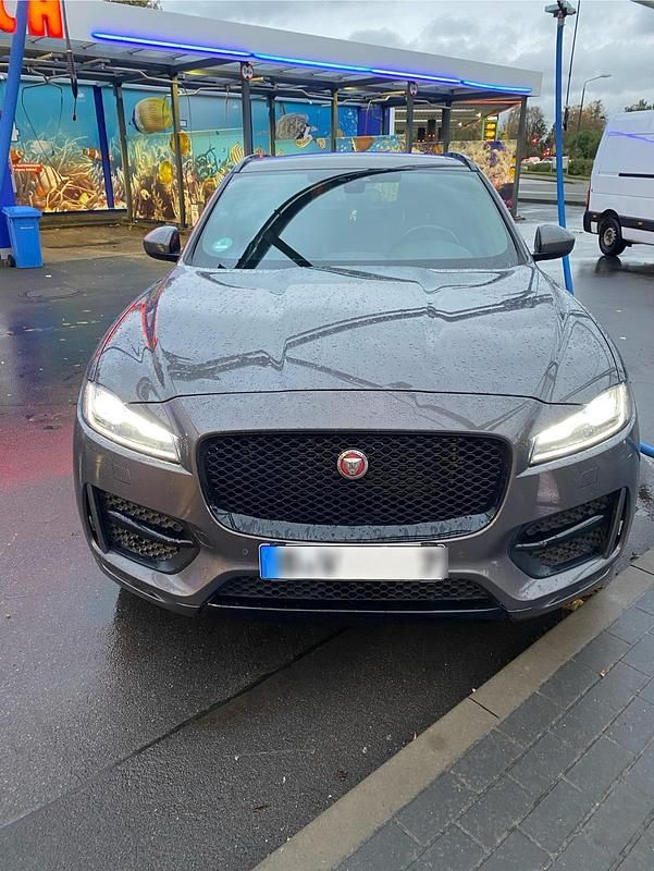 Grau Gebraucht 2017 Jaguar F-Pace R-Sport SUV | 16.500 € (Fairer Preis) - Bild 1/4