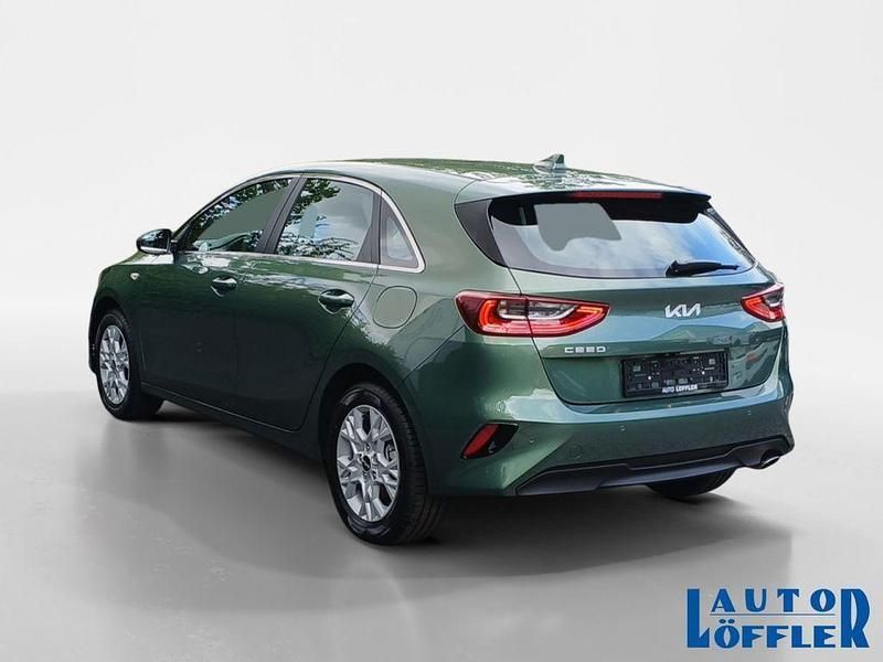 Gebraucht Kia Ceed Vision 140 PS (102 kW) 2025 Experience green (grün) Kleinwagen