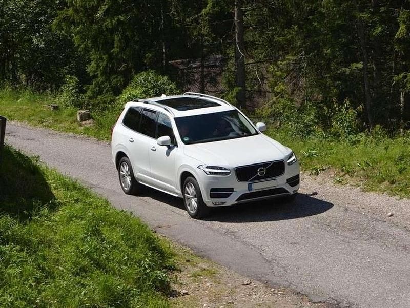 Weiß Gebraucht 2018 Volvo XC90 Momentum SUV | 34.500 € (Guter Preis) - Bild 1/4