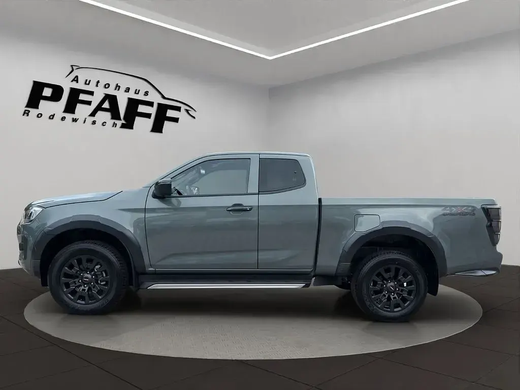 Neu Isuzu D-Max 163 PS (119 kW) 2026 Grün Pickup