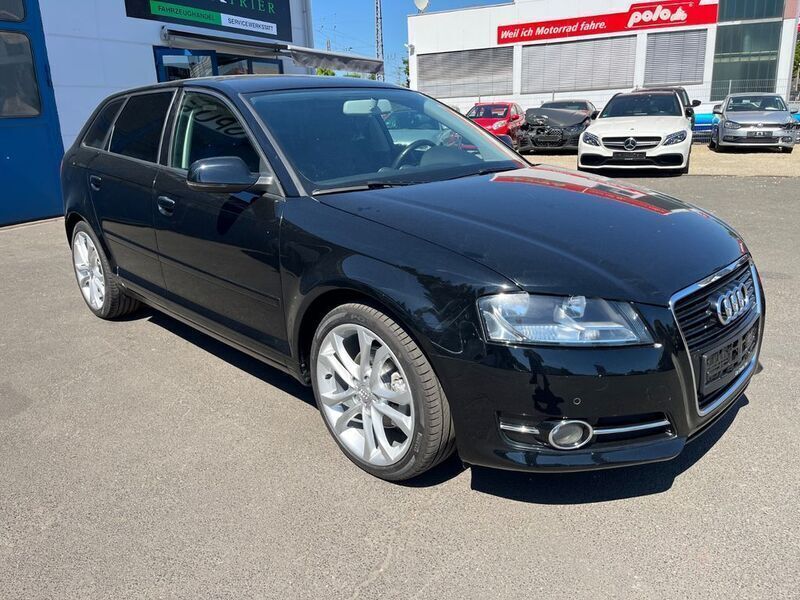 Schwarz Gebraucht 2012 Audi A3 Sportback Attraction Limousine | 8.990 € (Fairer Preis) - Bild 1/4