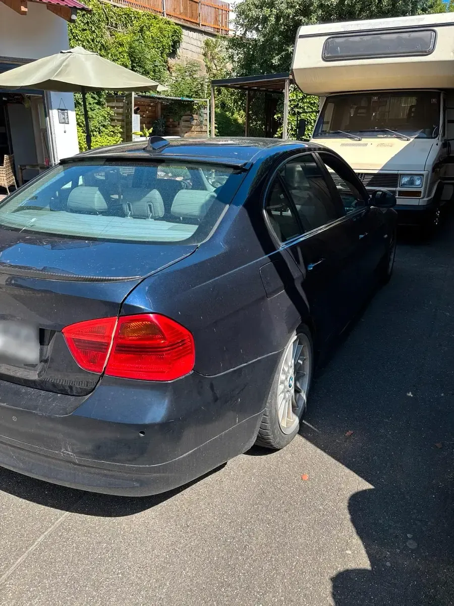 Gebraucht BMW 325 218 PS (160 kW) 2005 Blau Limousine