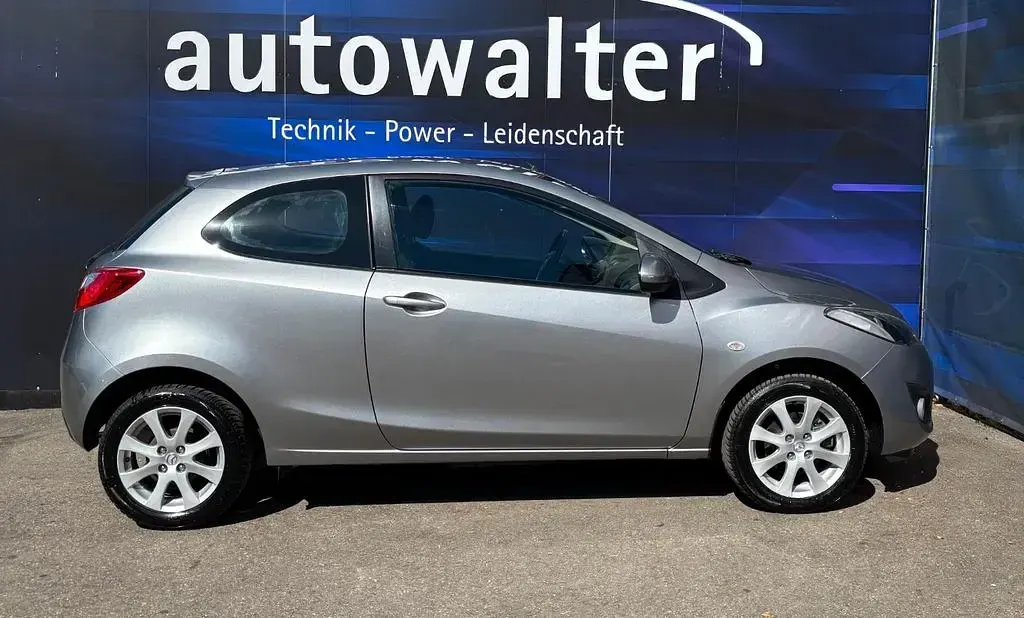 Second-hand Mazda 2 Active 84 CP (61 kW) 2011 Gri Hatchback