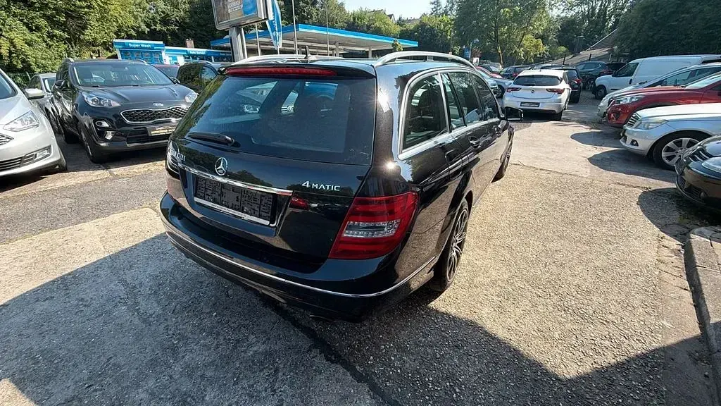 Gebraucht Mercedes C300 231 PS (169 kW) 2012 Schwarz Kombi