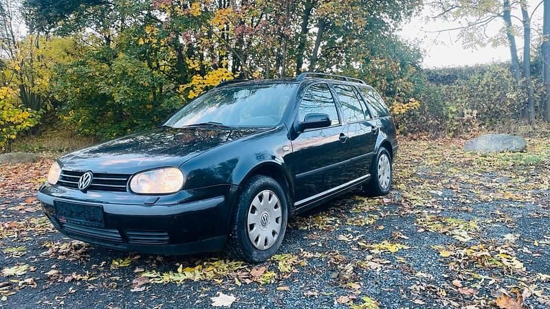 Schwarz Gebraucht 2000 VW Golf IV Kombi | 850 € (Guter Preis) - Bild 1/4